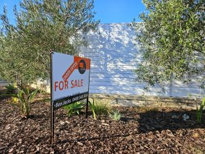 Under Offer Sign - JMW Real Estate